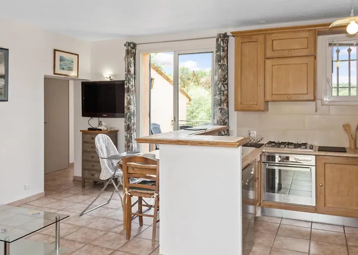 Apartmán La Frenaie - Quiet - Swimming Pool - Car Park